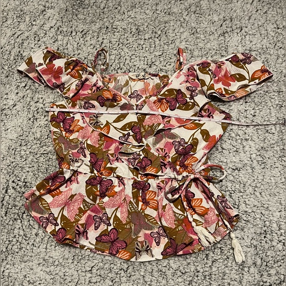 Blush Size Large Butterfly Cold Shoulder Top - Picture 5 of 7